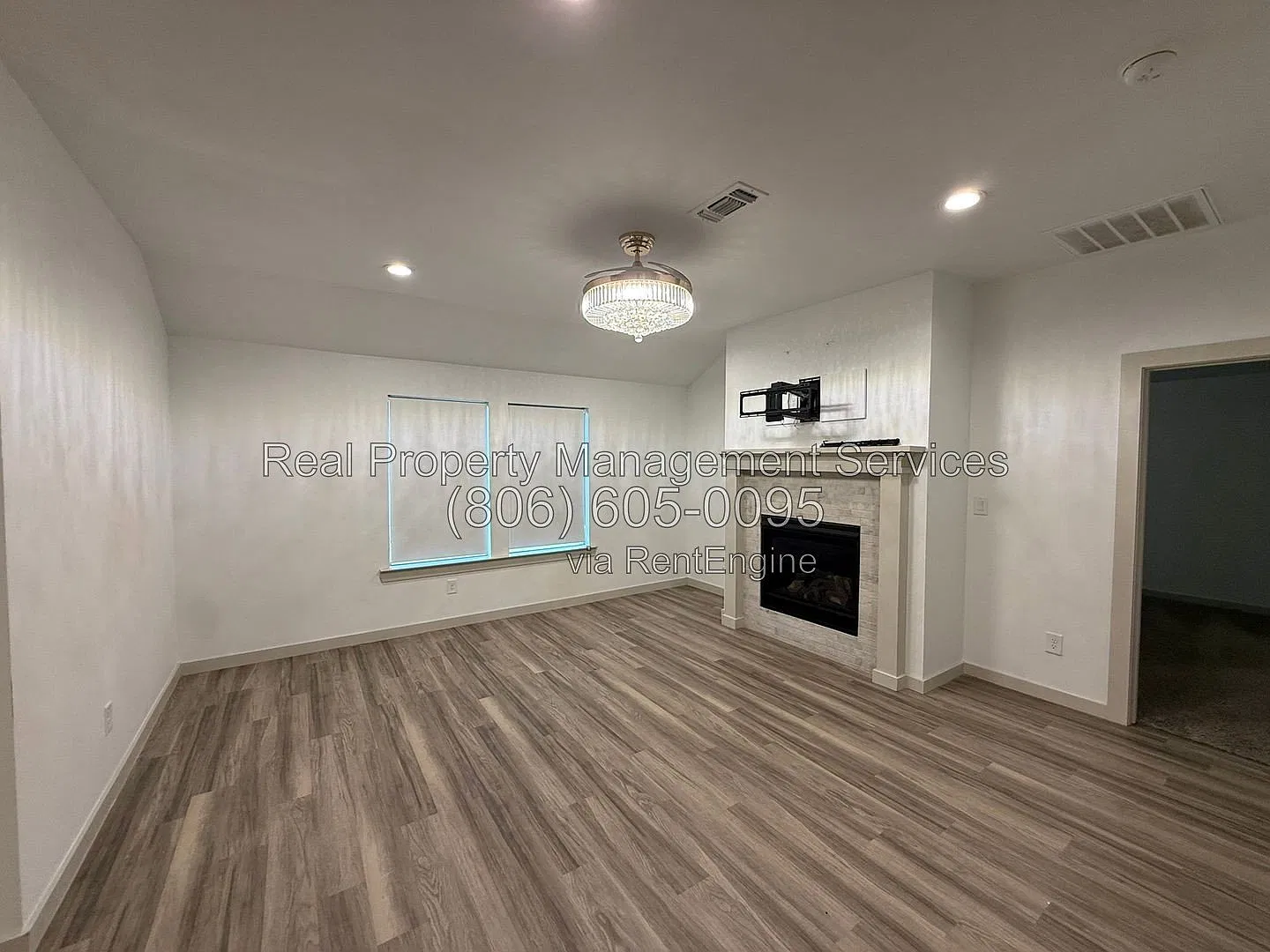 4 bed, 2.0 bath, 1817 sqft, $2,200 — Photo 2