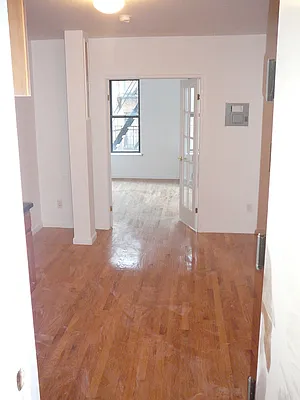 Rented by Kings Court Real Estate | media 8