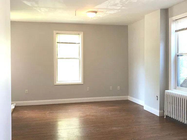 20 Hoyt St #4 — Photo 3