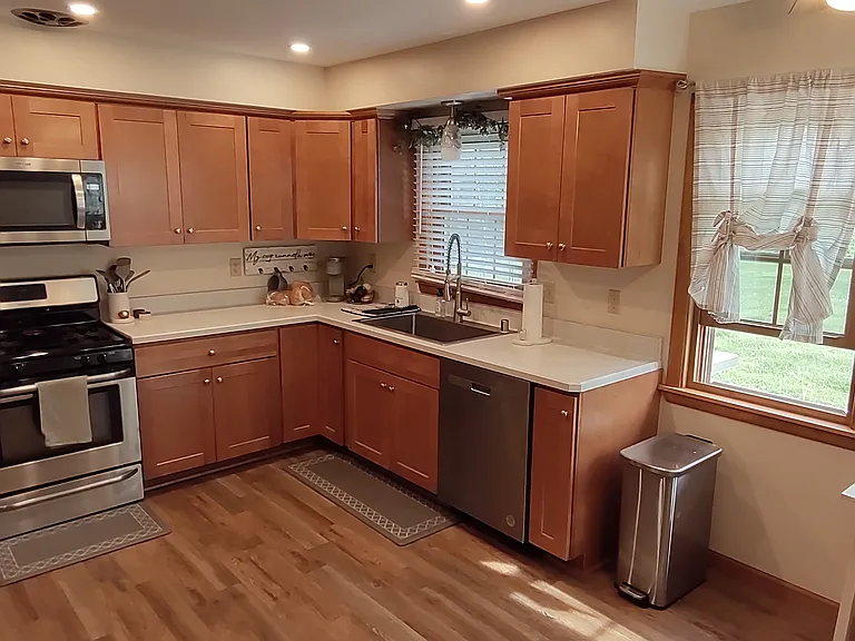 17565 W Wisconsin Ave — Photo 5