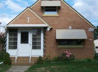 3532 S 12th St, Milwaukee, WI 53221