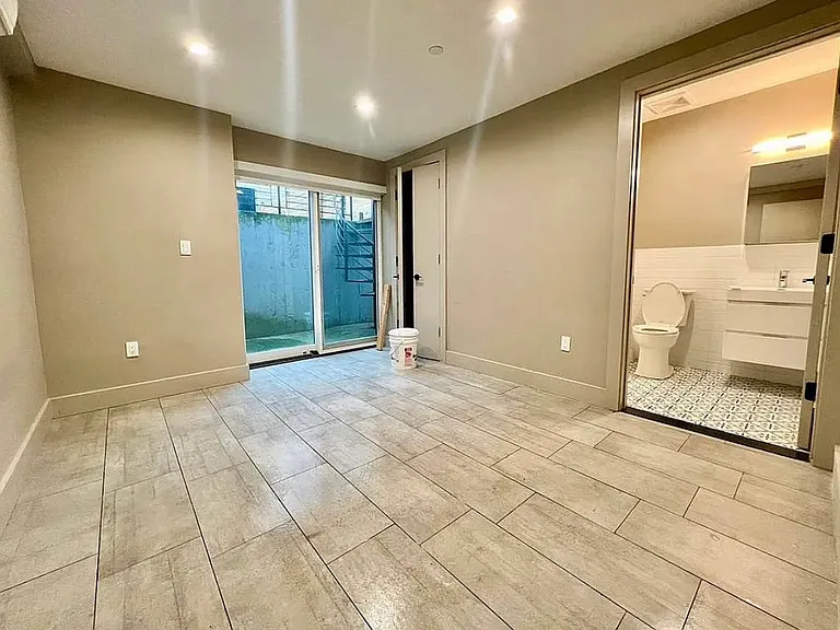2809 Snyder Ave #B1 — Photo 7