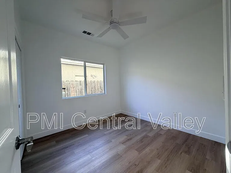 2210 Birchwood Ct — Photo 15