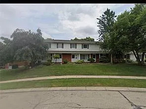 3 bed, 2.5 bath, 5514 sqft, $1,800 — Photo 1