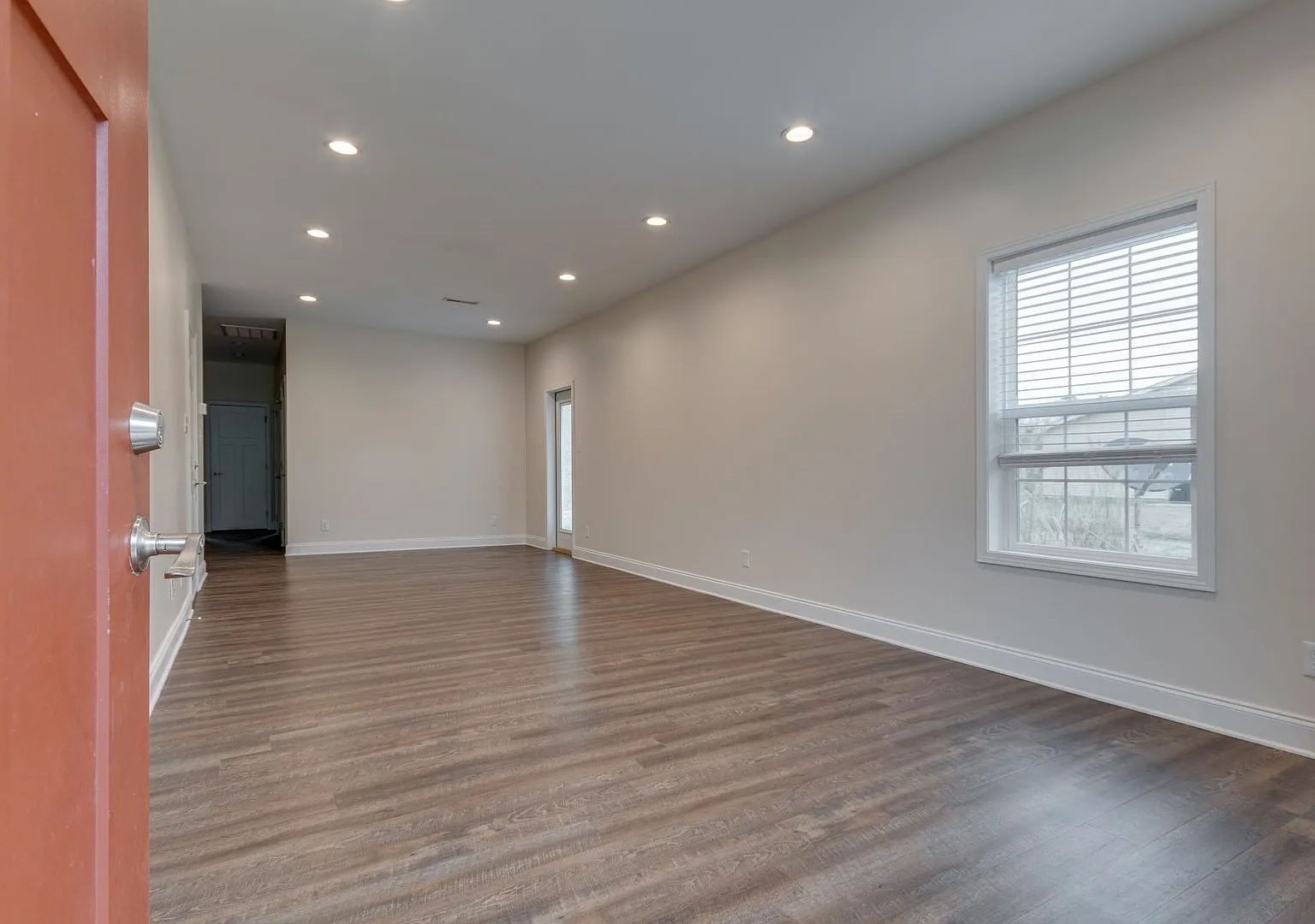2 BR 2 Bath Condo with Garage — Photo 3
