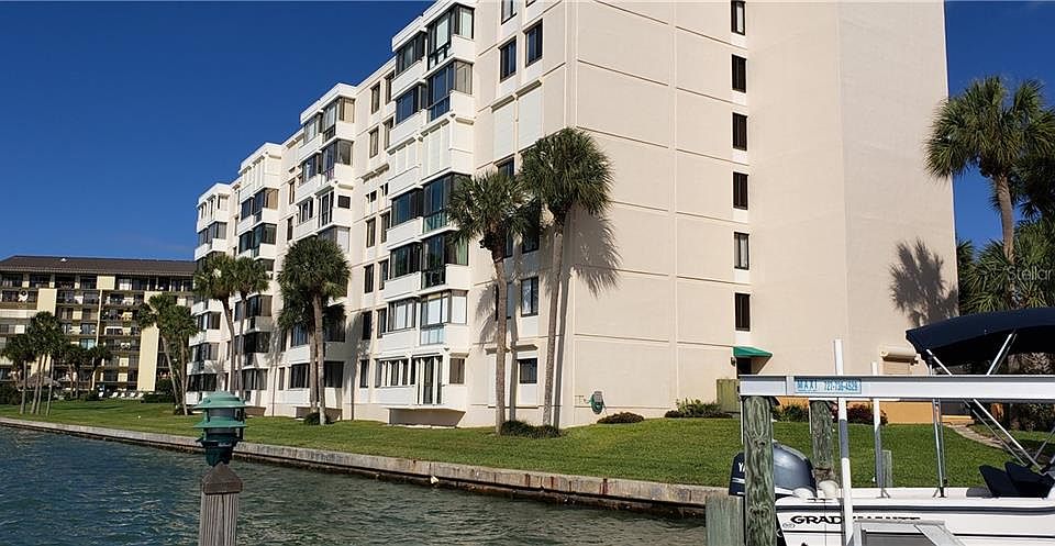 1st image of 644 Island Way APT 203