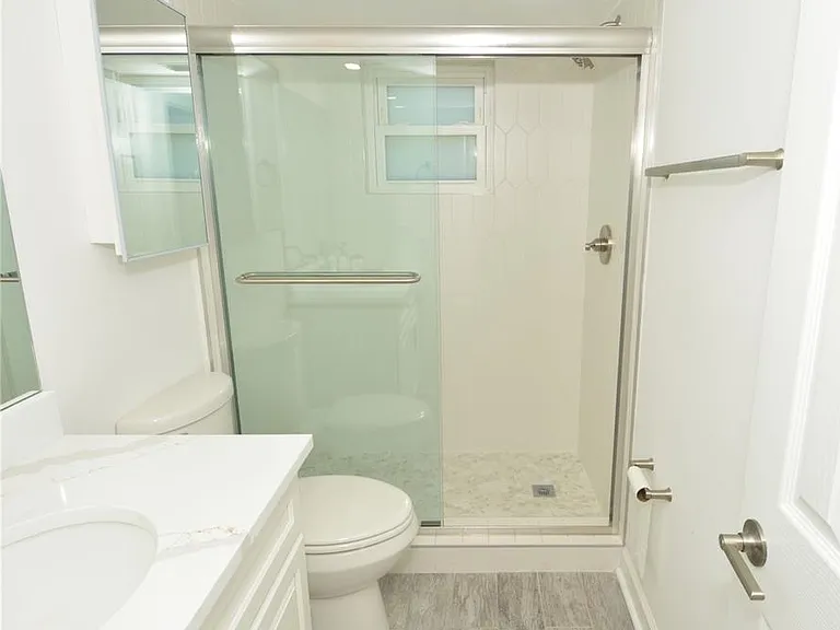 4700 Cove Cir #107 — Photo 34