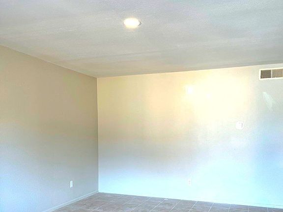 3rd image of 633 Kingman Ave #1016-A