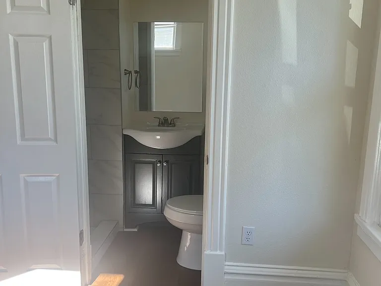 1119 W Augusta Ave #1 — Photo 7