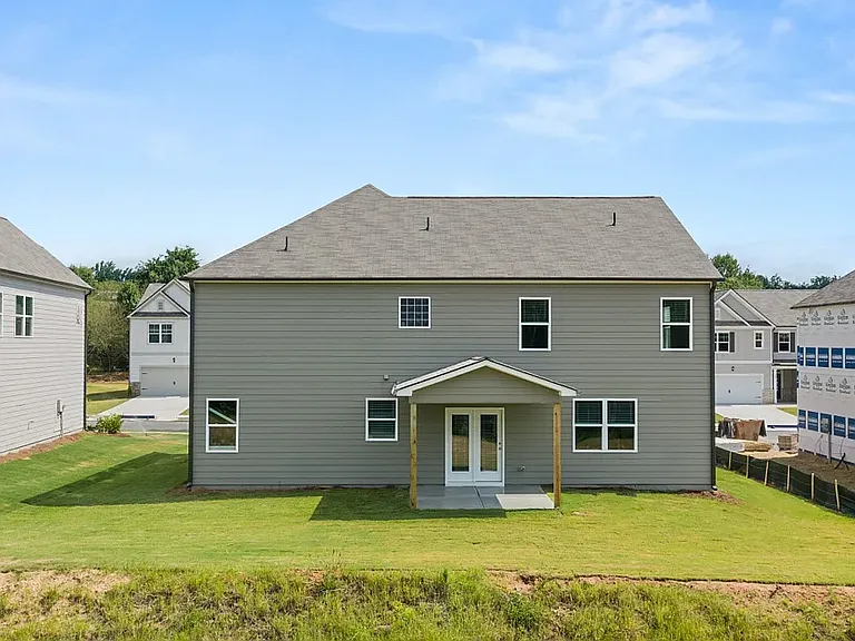 268 Grandview Dr — Photo 3