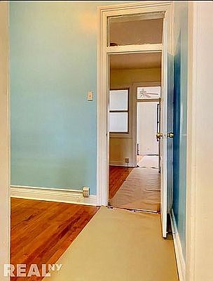 4th image of 129 Montrose Ave #2RR