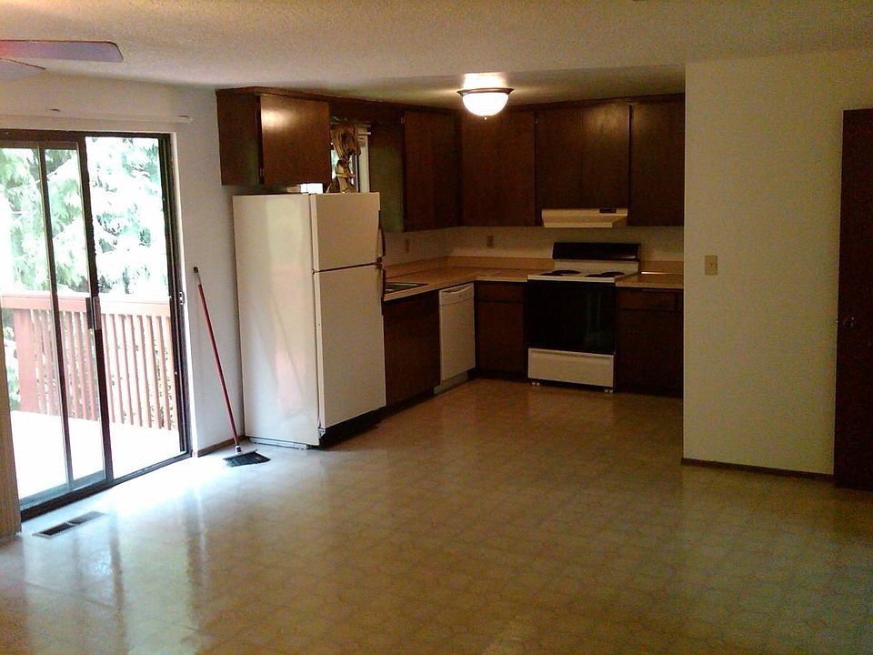 2nd image of 2711 S Fruitland #B