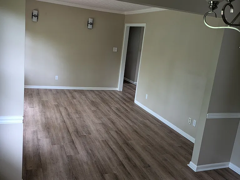 905 Parrish Rd — Photo 6