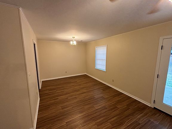 5th image of 1335 Donovan St