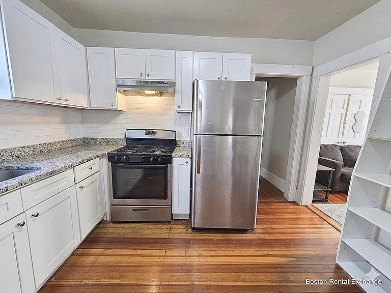 91 Frederick Ave — Photo 5