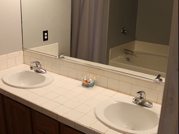 3rd image of 4 Westridge Pl