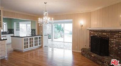 5th image of 5030 Del Moreno Dr
