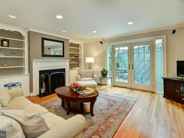 835 New Hampshire Ave NW — Photo 1