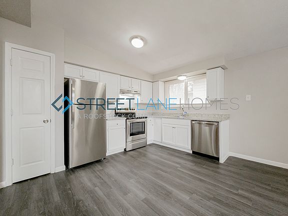 4th image of 12 Bayberry Ln