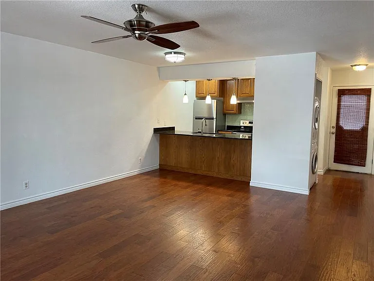 6501 E Hill Dr #203 — Photo 5