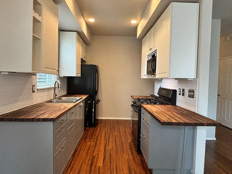 6931 N Borthwick Ave — Photo 10