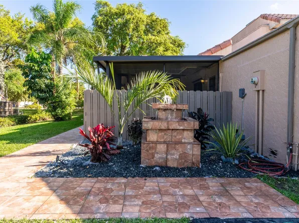 20600 NE 7th Court, Miami, FL 33179