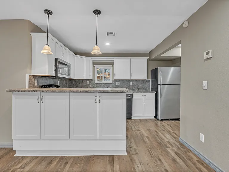 26 S Urbana Ave — Photo 10