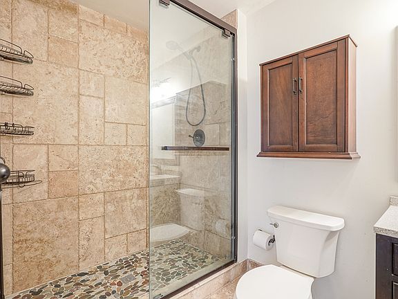 4th image of 511-19 N Broad St #205