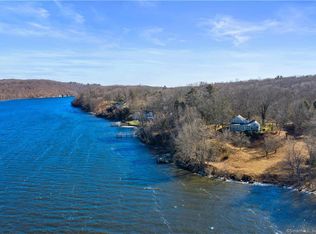 19 Parkers Point Rd, Chester, CT 06412