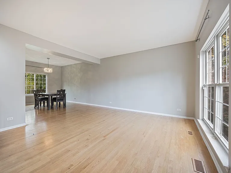 722 Aster Dr — Photo 4