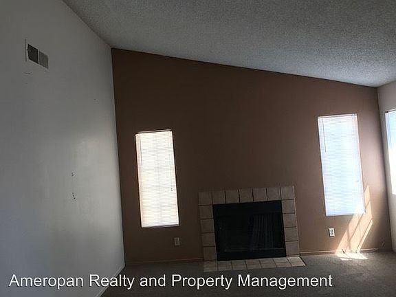 3rd image of 2695 Jennydiane Dr