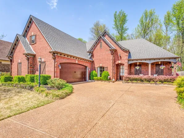 385 Whispering Creek Dr, Oakland, TN 38060