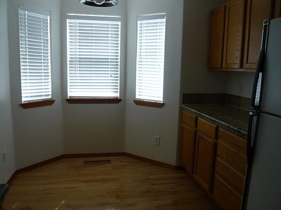 3rd image of 502 SE 72nd Ave