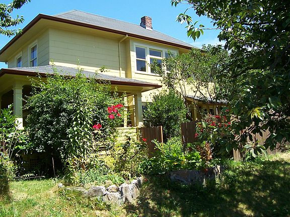 Corner Lot with lots of Space