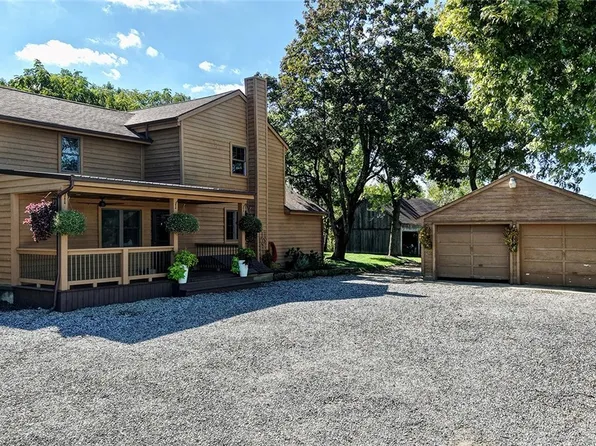 6075 Paris Ave NE, Louisville, OH 44641