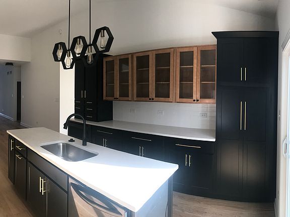 Floor plans may include optional upgrades. Prices vary by location. See Home Consultant for details.