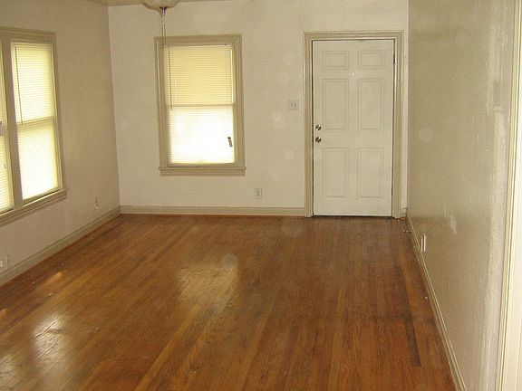 4th image of 2501 Sarita St