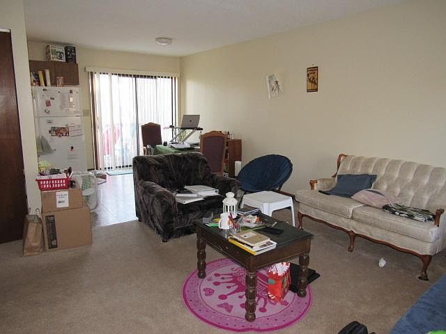 Sitting and dinning room