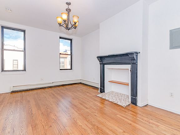 2nd image of 249 Melrose St #Top