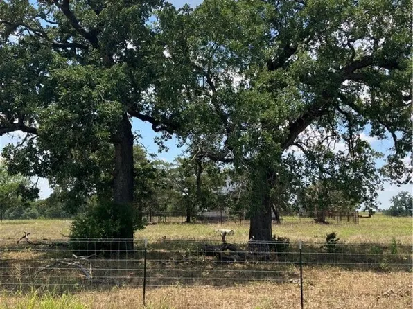 6495 Gander Slough Rd, Kingsbury, TX 78638