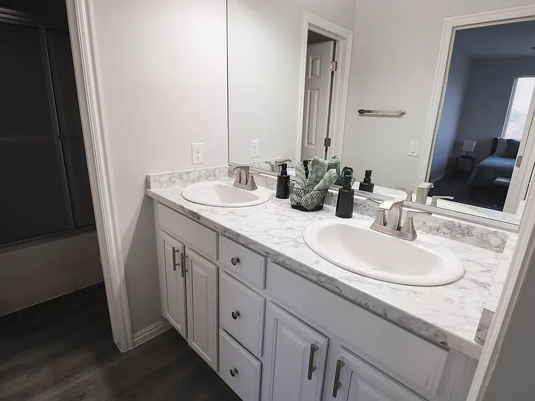 134 Shade Tree Ln #B — Photo 5