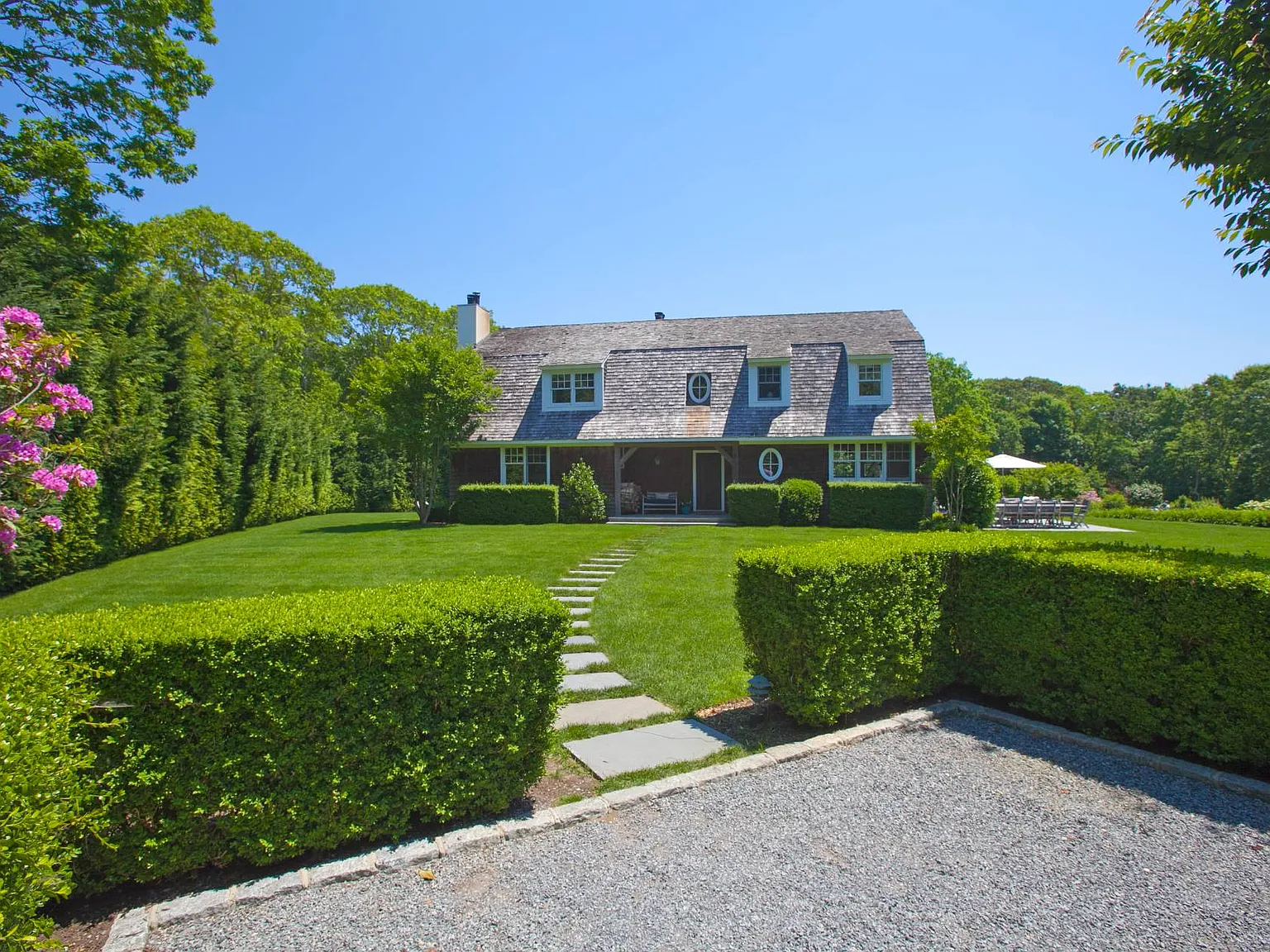 Amagansett with Tennis and Pool 2 Weeks start Aug 21st or after — Photo 2