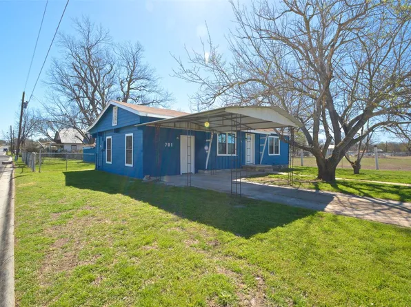 701 Dent St, Lampasas, TX 76550