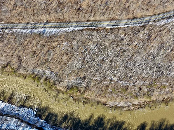 Highland Trl, Alderson, WV 24910