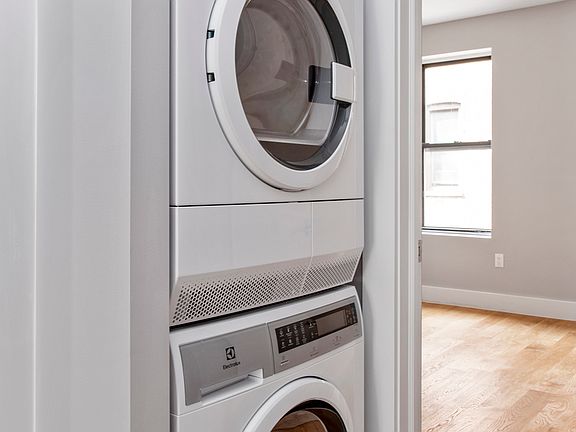 5th image of 590 W 204th St #45