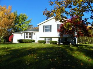65 Prairie Trl, West Henrietta, NY 14586