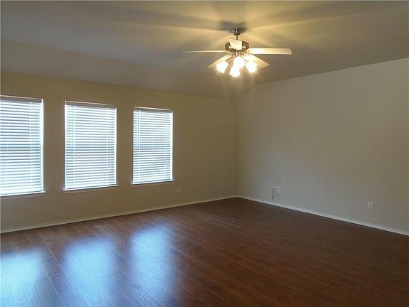 3rd image of 9505 Palm Valley Dr
