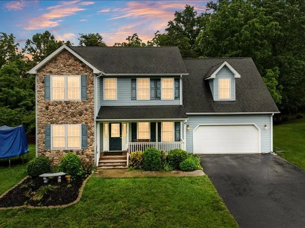 1020 Green Ridge Rd, Christiansburg, VA 24073