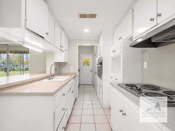 3rd image of 4475 N Thorne Ave #B
