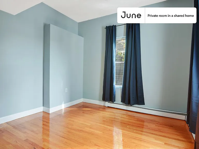 21 Highgate St #B — Photo 2